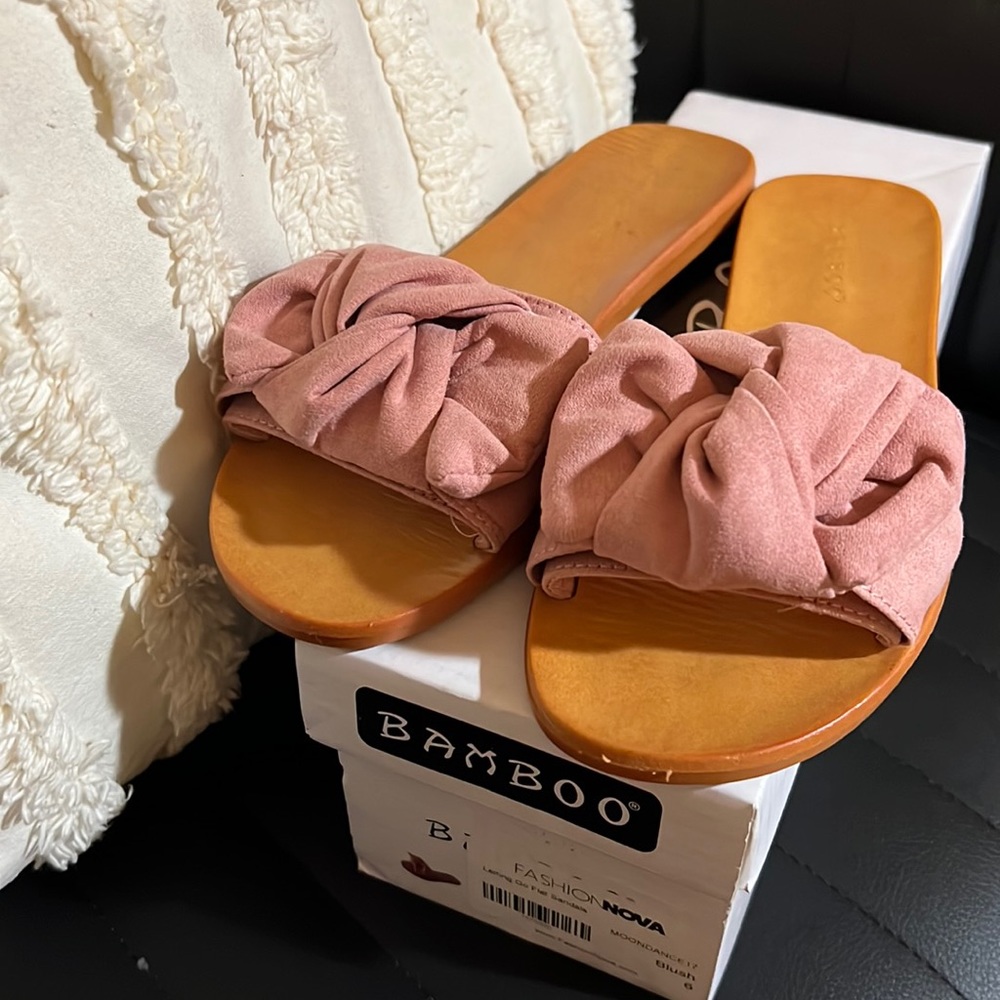 Fashion Nova Pink Bow Sandals Size 6